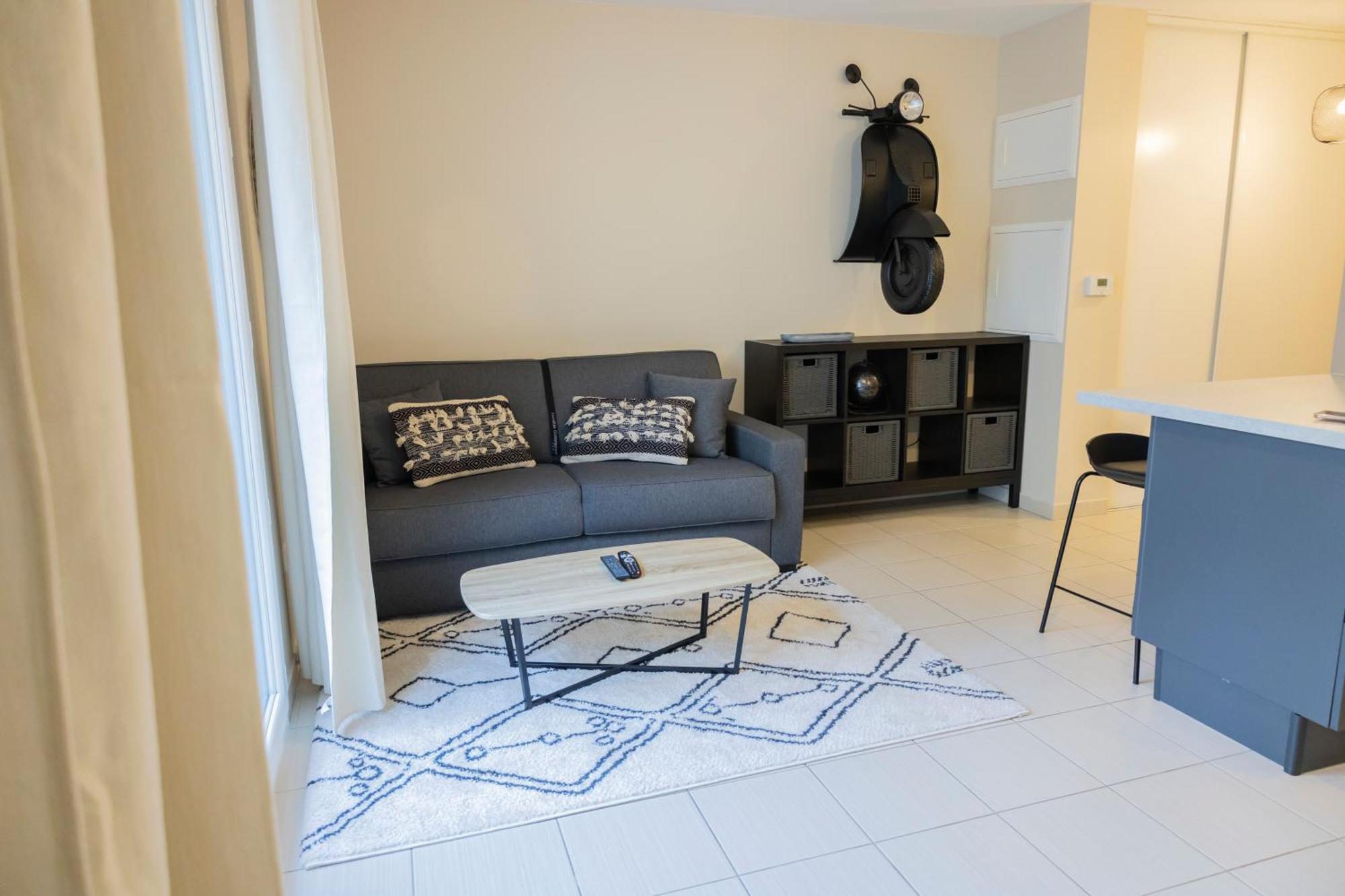 Charmant Studio En Residence Avec Parking Bussy-Saint-Georges Exteriör bild