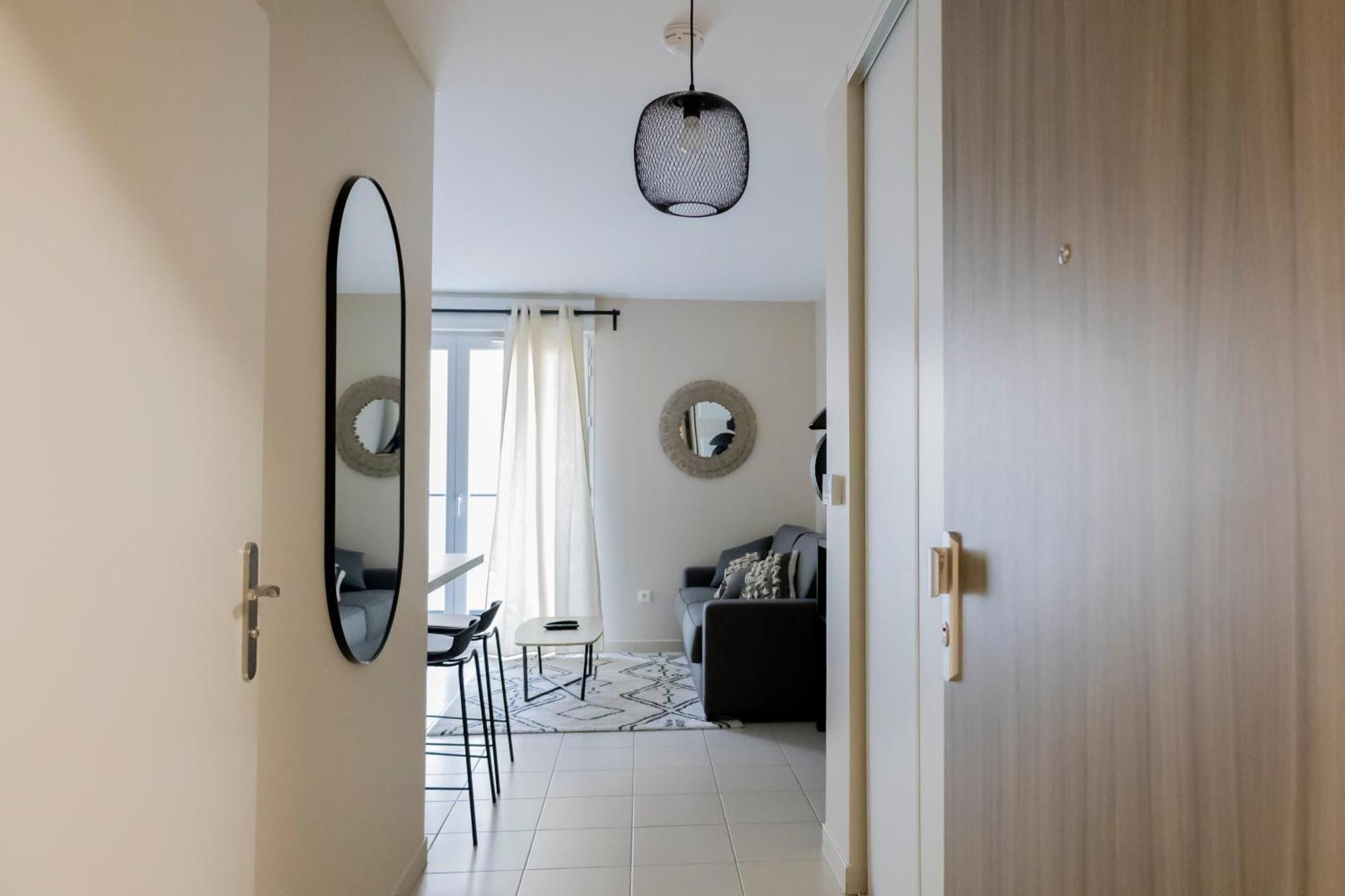Charmant Studio En Residence Avec Parking Bussy-Saint-Georges Exteriör bild